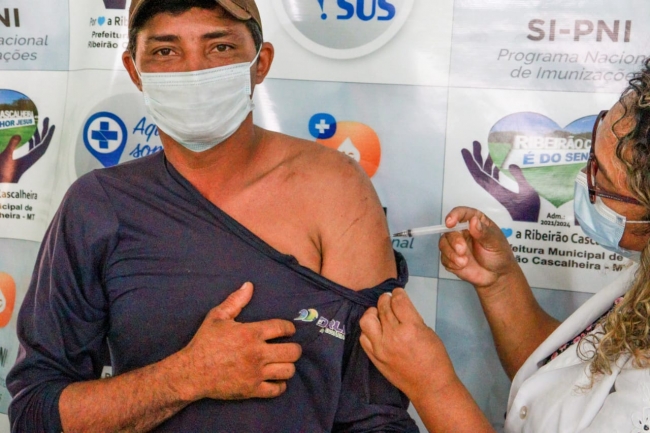 Covid-19: taxa de vacinação em Ribeirão Cascalheira cresceu 164,41% em junho, segundo Secretaria de Saúde