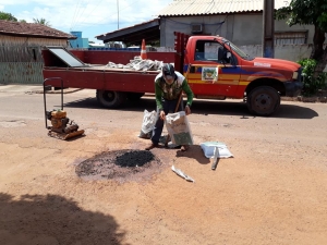 A Prefeitura Municipal de Ribeirão Cascalheira, através da Secretaria Municipal de Infraestrutura e Obras, intensifica a operação tapa buracos